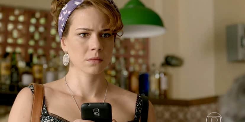 Cristina descobre que tem pai milionário em Império (Foto: Reprodução/Globo) Cristina descobre que tem pai milionário em Império (Foto: Reprodução/Globo)