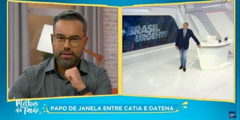 Datena arranca jornalista do Melhor da Tarde do armário - Foto: Reprodução Datena arranca jornalista do Melhor da Tarde do armário - Foto: Reprodução