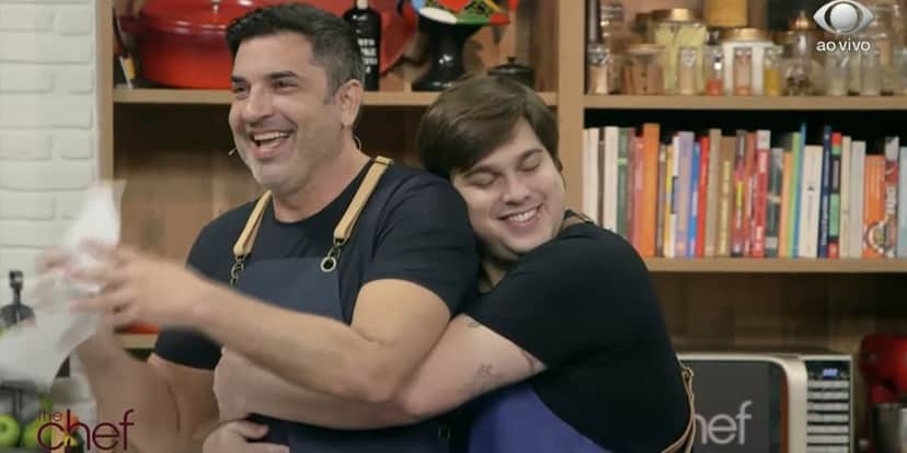 Diante de quebra-pau, Edu Guedes manda assistente embora do The Chef e detona rapaz ao vivo: "Folgado" Diante de quebra-pau, Edu Guedes manda assistente embora do The Chef e detona rapaz ao vivo: "Folgado"