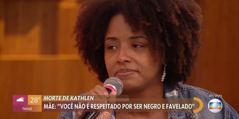 Notícia de morte faz Fátima Bernardes colocar mão no rosto e choro toma estúdio: "Não mente pra mim" Notícia de morte faz Fátima Bernardes colocar mão no rosto e choro toma estúdio: "Não mente pra mim"