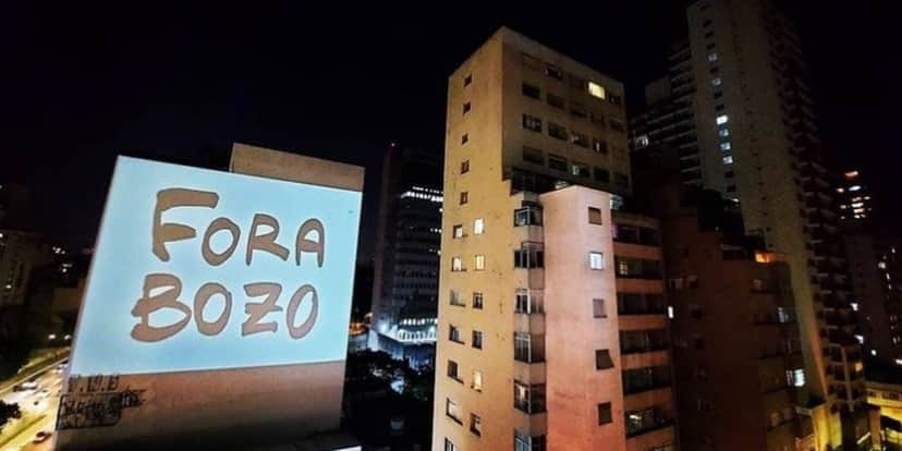 Cidades brasileiras registram panelaço contra Bolsonaro (Foto: Reprodução) Cidades brasileiras registram panelaço contra Bolsonaro (Foto: Reprodução)