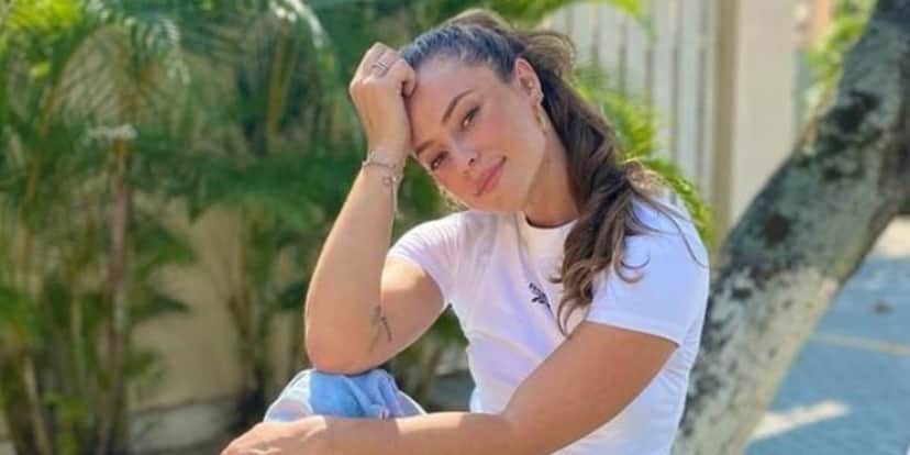 Paolla Oliveira foi traída por look e mamilos da atriz escapam em foto (Foto: Reprodução) Paolla Oliveira foi traída por look e mamilos da atriz escapam em foto (Foto: Reprodução)