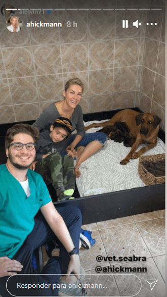 Ana Hickmann acompanhou nascimento de filhos de sua cadela Esmeralda (Foto: Reprodução) Ana Hickmann acompanhou nascimento de filhos de sua cadela Esmeralda (Foto: Reprodução)