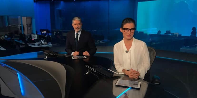 William Bonner e Renata Vasconcellos no Jornal Nacional (Foto: Reprodução / TV Globo) William Bonner e Renata Vasconcellos no Jornal Nacional (Foto: Reprodução / TV Globo)