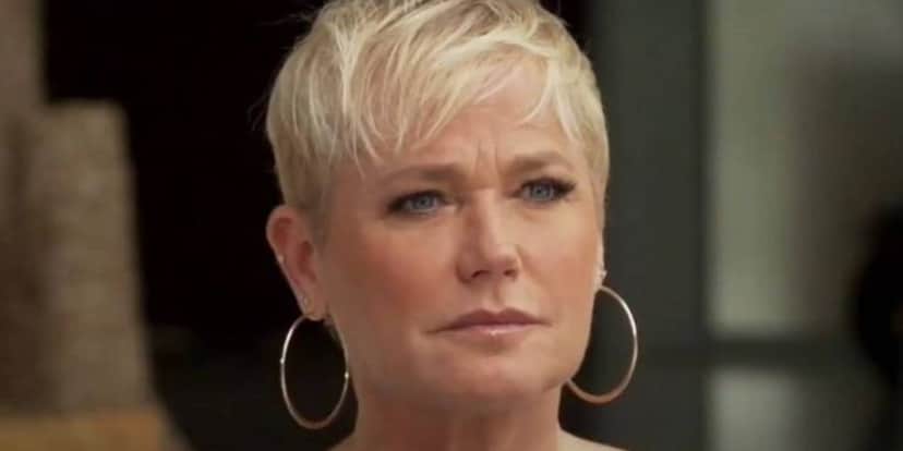 "Mal comida", Xuxa agride mulher em praça pública e não deixa barato após ouvir o que não queria sobre o ex "Mal comida", Xuxa agride mulher em praça pública e não deixa barato após ouvir o que não queria sobre o ex