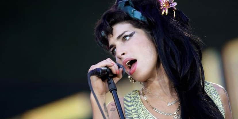 Amy Winehouse volta em carta psicografada 10 anos após morte (Foto Reprodução) Amy Winehouse volta em carta psicografada 10 anos após morte (Foto Reprodução)