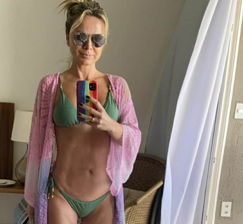 Eliana, aos 47 anos, mostra corpo sarado em biquíni micro e choca a web (Foto: Reprodução) Eliana, aos 47 anos, mostra corpo sarado em biquíni micro e choca a web (Foto: Reprodução)