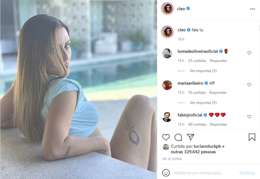 Cleo deixou à mostra, tatuagem enorme em sua coxa (Imagem: Reprodução)