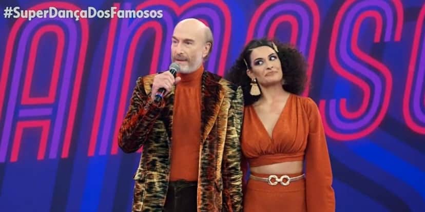 Odilon Wagner ao lado da nova professora durante apresentação na Super Dança dos Famosos (Foto: Reprodução) Odilon Wagner ao lado da nova professora durante apresentação na Super Dança dos Famosos (Foto: Reprodução)