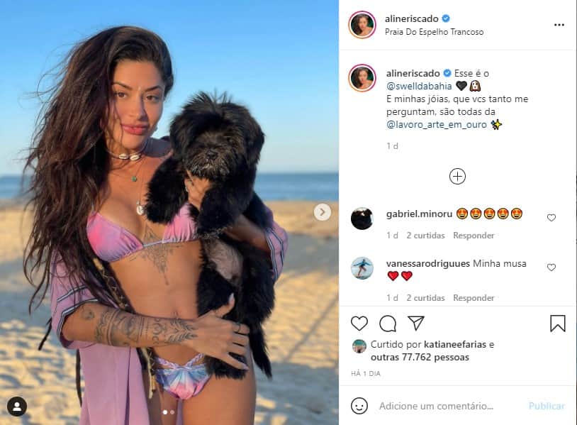 Aline Riscado posa de biquíni ao lado do novo bichinho de estimação (Foto: Reprodução) Aline Riscado posa de biquíni ao lado do novo bichinho de estimação (Foto: Reprodução)