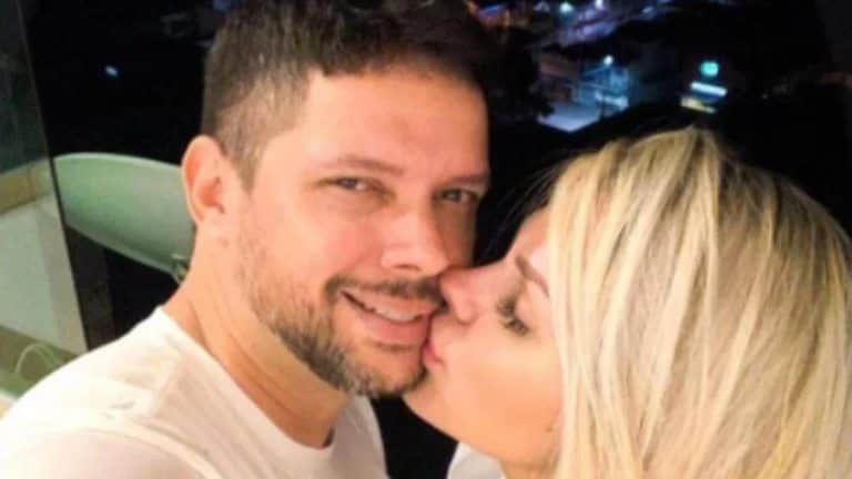 Amante de Eduardo Costa some com filho para encontrar cantor e polícia é acionada às pressas em busca do casal Amante de Eduardo Costa some com filho para encontrar cantor e polícia é acionada às pressas em busca do casal