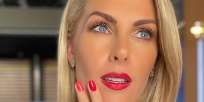 "Cretino", Ana Hickmann se enfurece com aviso do marido e faz textão detonando ao ver divulgação de fotos "Cretino", Ana Hickmann se enfurece com aviso do marido e faz textão detonando ao ver divulgação de fotos