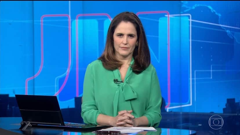 Ana Luiza Guimarães substitui Renata Vasconcellos no "Jornal Nacional" nesta semana (Foto: Reprodução/TV Globo) Ana Luiza Guimarães substitui Renata Vasconcellos no "Jornal Nacional" nesta semana (Foto: Reprodução/TV Globo)
