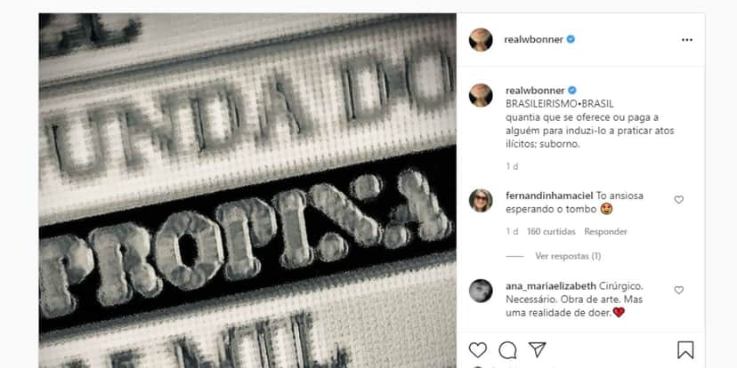 William Bonner é pego desprevenido em intervalo do Jornal Nacional e situação é vazada ao público: "Ele vai cair" William Bonner é pego desprevenido em intervalo do Jornal Nacional e situação é vazada ao público: "Ele vai cair"