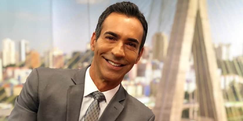 César Tralli é obrigado a entrar no ar antes da hora, dá notícia que para o Brasil e gritaria é iniciada na Globo César Tralli é obrigado a entrar no ar antes da hora, dá notícia que para o Brasil e gritaria é iniciada na Globo