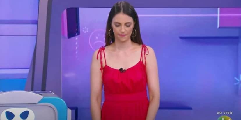 Chris Flores interrompe programa às pressas, confirma morte de grande nome do SBT e desmorona: "Infelizmente" Chris Flores interrompe programa às pressas, confirma morte de grande nome do SBT e desmorona: "Infelizmente"