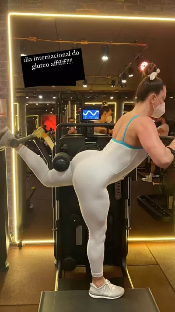 Após confirmar sobre gravidez aos 54, Claudia Raia gera choque ao expor parte do corpo gigante: "Liberdade" Após confirmar sobre gravidez aos 54, Claudia Raia gera choque ao expor parte do corpo gigante: "Liberdade"