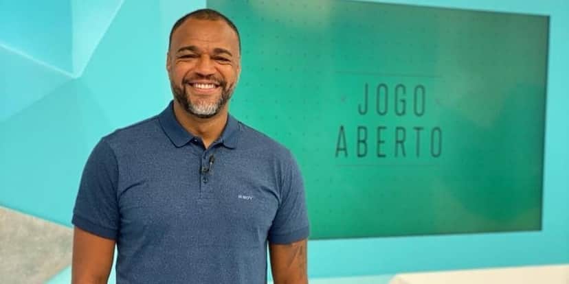 Com Denílson fora do Jogo Aberto, namorado de Renata Fan surge na Band e gera choque com recado: "Comemorar" Com Denílson fora do Jogo Aberto, namorado de Renata Fan surge na Band e gera choque com recado: "Comemorar"