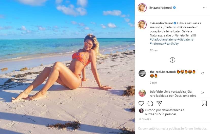 Lívia Andrade sensualiza em foto ousada (Foto: Reprodução) Lívia Andrade sensualiza em foto ousada (Foto: Reprodução)
