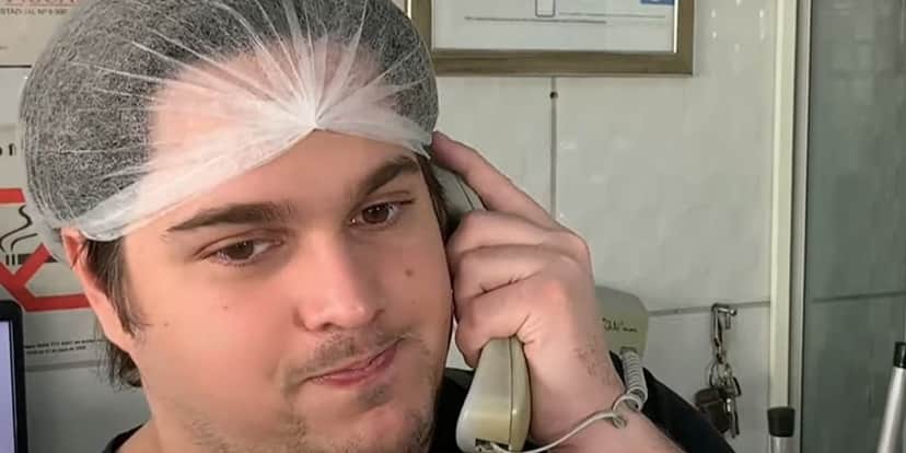 Assistente de Edu Guedes dá em cima de convidada casada, faz moça ir embora e chef detona: "Vamos se comportar" Assistente de Edu Guedes dá em cima de convidada casada, faz moça ir embora e chef detona: "Vamos se comportar"