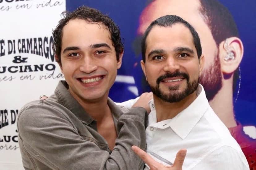 Filho desprezado de Luciano Camargo quebra silêncio, fala sobre pai ser gay e detona: "Não conseguiu segurar" Filho desprezado de Luciano Camargo quebra silêncio, fala sobre pai ser gay e detona: "Não conseguiu segurar"