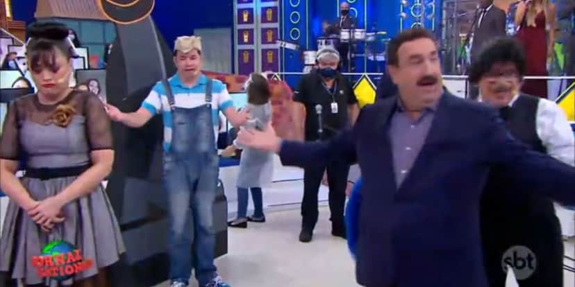 Ratinho vê Pavorô e Valentina saírem na porrada, se odiarem e castiga brutalmente no ar: "Você não queria?" Ratinho vê Pavorô e Valentina saírem na porrada, se odiarem e castiga brutalmente no ar: "Você não queria?"