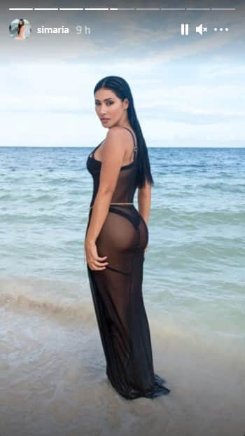 Simaria faz clique saindo do mar e exibe corpão bronzeado (Foto: Reprodução) Simaria faz clique saindo do mar e exibe corpão bronzeado (Foto: Reprodução)