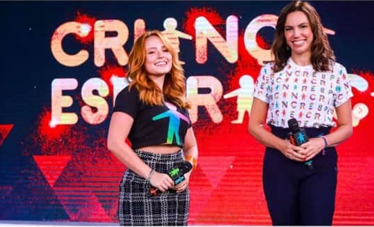 Ana Paula Araújo e Larissa Manoela Ana Paula Araújo e Larissa Manoela