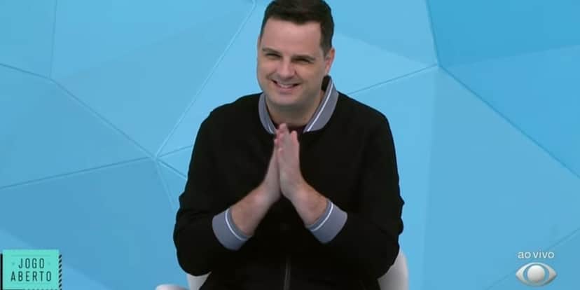 "Má fase", Renata Fan abre às pressas, anuncia demissão ao vivo no Jogo Aberto e confirma: "Uma vítima" "Má fase", Renata Fan abre às pressas, anuncia demissão ao vivo no Jogo Aberto e confirma: "Uma vítima"