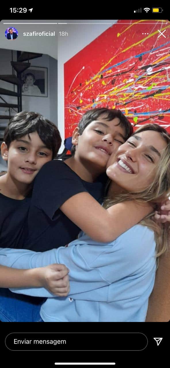 Luciano Szafir mostra Sasha e seus dois filhos em casa em primeiro dia da fisioterapia (Reprodução) Luciano Szafir mostra Sasha e seus dois filhos em casa em primeiro dia da fisioterapia (Reprodução)