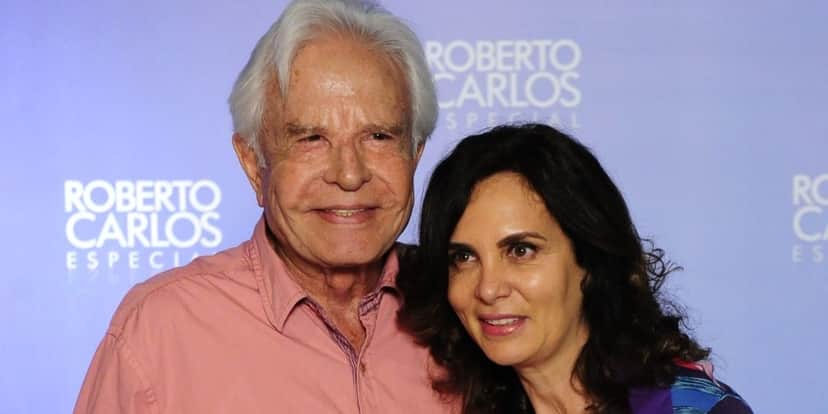 Cid Moreira vai à Sonia Abrão, após funcionário dizer que ele apanhou de esposa: "Lutando até morrer" Cid Moreira vai à Sonia Abrão, após funcionário dizer que ele apanhou de esposa: "Lutando até morrer"