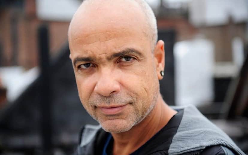 Xororó dá show em bastidores da Globo e baixa ordem para vetar nome de Sandy em fenômeno: "Medo de ser exposta" Xororó dá show em bastidores da Globo e baixa ordem para vetar nome de Sandy em fenômeno: "Medo de ser exposta"