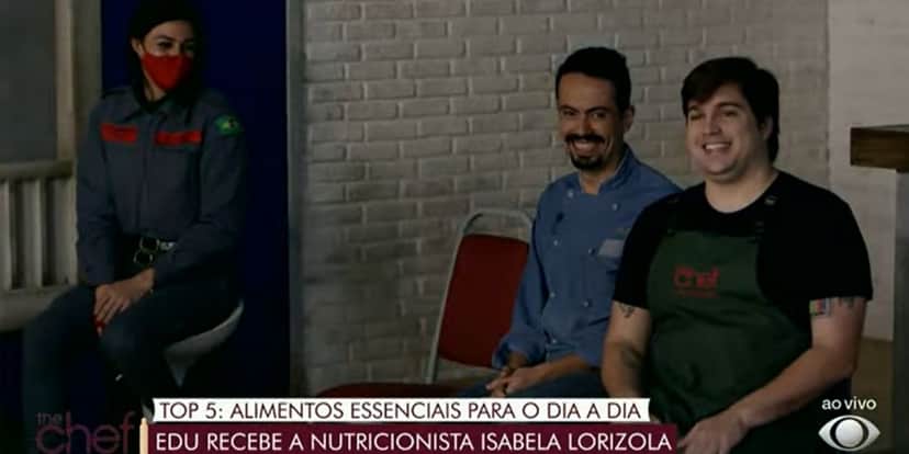 Assistente de Edu Guedes dá em cima de convidada, é expulso de estúdio e chef convoca RH: "Não sei o que dizer" Assistente de Edu Guedes dá em cima de convidada, é expulso de estúdio e chef convoca RH: "Não sei o que dizer"