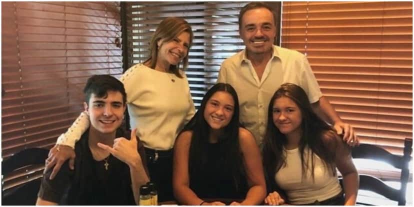 Gugu, filhos e a esposa, Rose Miriam - Foto: Reprodução Gugu, filhos e a esposa, Rose Miriam - Foto: Reprodução