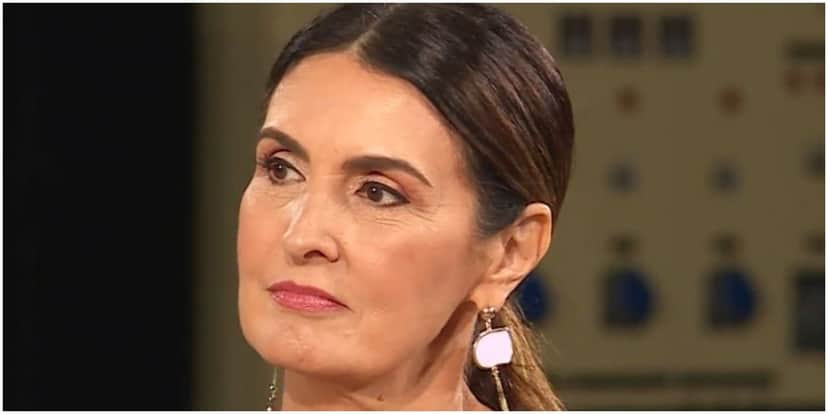 "Notícia que não gostaria de dar", Fátima Bernardes interrompe Encontro, perde o chão e anuncia morte na Globo "Notícia que não gostaria de dar", Fátima Bernardes interrompe Encontro, perde o chão e anuncia morte na Globo