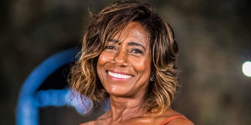 Sem salário na Globo, tumor no cérebro e 90 comprimidos ao dia: Glória Maria não se cala e expõe sofrimentos Sem salário na Globo, tumor no cérebro e 90 comprimidos ao dia: Glória Maria não se cala e expõe sofrimentos