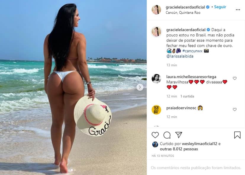 De costas, Graciele Lacerda empina o bumbum e fio-dental some (Foto: Reprodução) De costas, Graciele Lacerda empina o bumbum e fio-dental some (Foto: Reprodução)