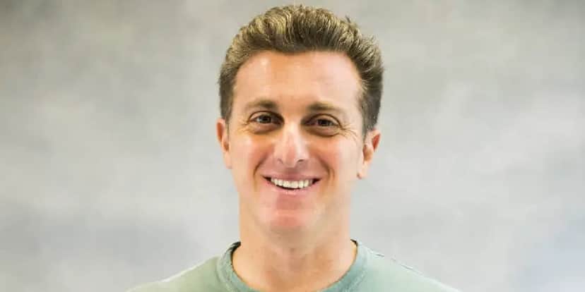 "Você fez comigo", Luciano Huck escandaliza, expõe participante em programa e entrega intimidade: "Grande" "Você fez comigo", Luciano Huck escandaliza, expõe participante em programa e entrega intimidade: "Grande"