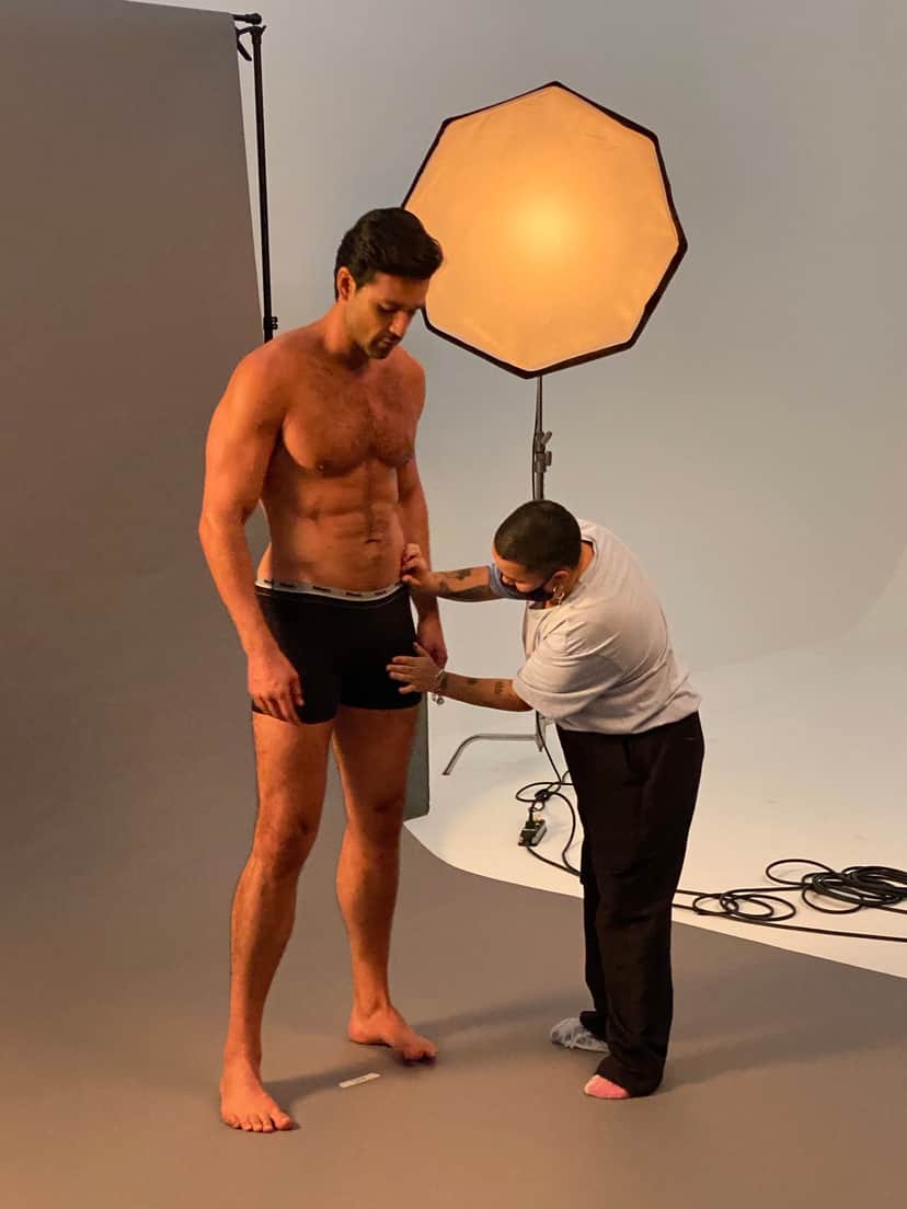 Sérgio Marone mostrou bastidores de campanha de cueca (Foto: Reprodução/Twitter) Sérgio Marone mostrou bastidores de campanha de cueca (Foto: Reprodução/Twitter)