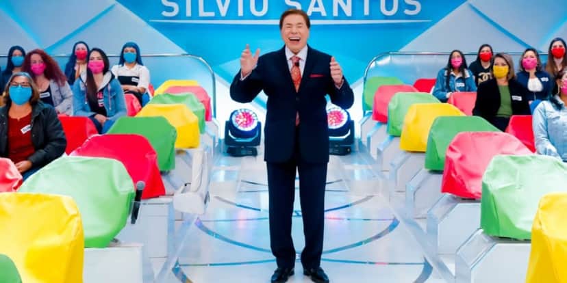 Silvio Santos volta para a gravação de seu programa no SBT (Foto: Reprodução) Silvio Santos volta para a gravação de seu programa no SBT (Foto: Reprodução)