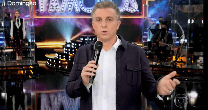 Luciano Huck desmascarado com bug na Globo - Foto: Reprodução Luciano Huck desmascarado com bug na Globo - Foto: Reprodução