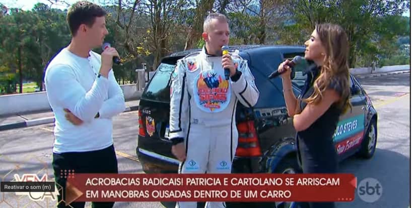 Patrícia Abravanel vê carro indo em sua direção durante ao vivo (Reprodução) Patrícia Abravanel vê carro indo em sua direção durante ao vivo (Reprodução)