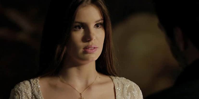 Camila Queiroz vive Angel em Verdade Secretas - Foto: Reprodução Camila Queiroz vive Angel em Verdade Secretas - Foto: Reprodução