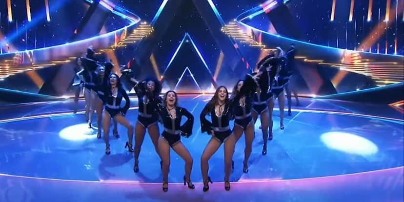Vídeo vazado expõe bailarinas de Faustão em ensaio para 2022 e acaba entregando novo cenário do veterano na Band Vídeo vazado expõe bailarinas de Faustão em ensaio para 2022 e acaba entregando novo cenário do veterano na Band