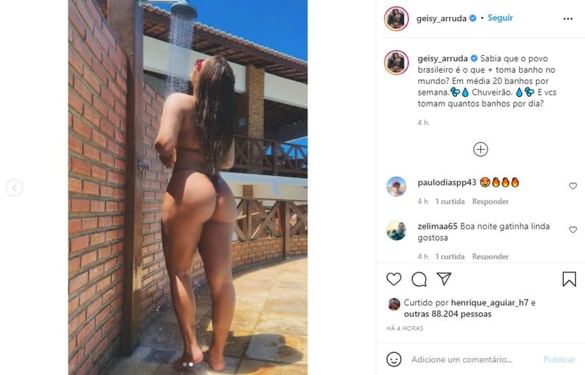 Geisy Arruda oma banho ao ar livre e deixa parte íntima volumosa de fora - Foto: Reprodução Geisy Arruda oma banho ao ar livre e deixa parte íntima volumosa de fora - Foto: Reprodução