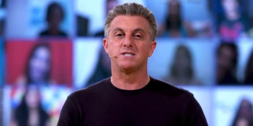 Luciano Huck deu corte em convidado durante o Domingão (Foto: Reprodução / TV Globo) Luciano Huck deu corte em convidado durante o Domingão (Foto: Reprodução / TV Globo)