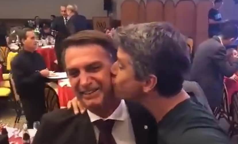 Márcio Garcia é encurralado na Globo e fala de relação com Bolsonaro (Foto: Reprodução) Márcio Garcia é encurralado na Globo e fala de relação com Bolsonaro (Foto: Reprodução)