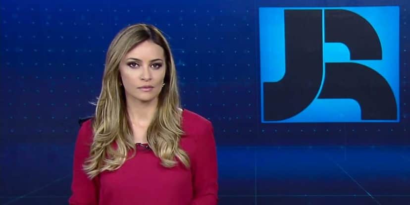 Patrícia Costa, âncora da Record enfrenta sequela rara de grave doença (Foto: reprodução) Patrícia Costa, âncora da Record enfrenta sequela rara de grave doença (Foto: reprodução)