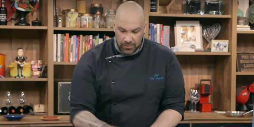 Edu Guedes é arrancado da bancada The Chef e substituto assume às pressas na Band: "Vou ficar por aqui" Edu Guedes é arrancado da bancada The Chef e substituto assume às pressas na Band: "Vou ficar por aqui"