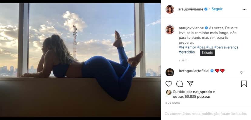 Viviane Araújo abre às pernas e esfrega parte íntima (Foto: Reprodução) Viviane Araújo abre às pernas e esfrega parte íntima (Foto: Reprodução)